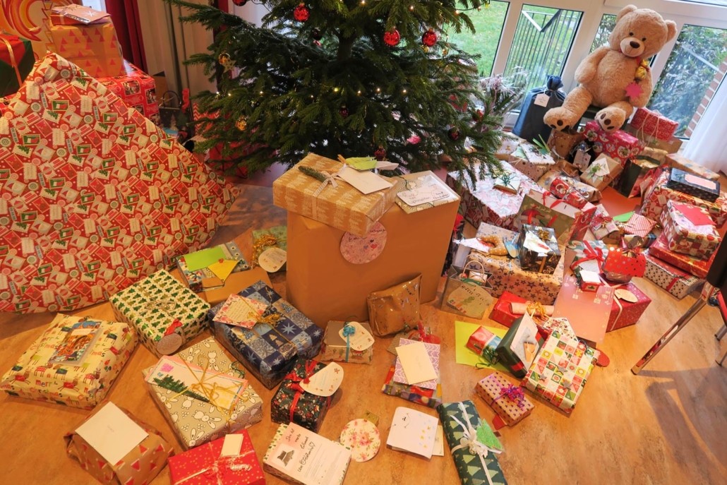 WeKiDo Weihnachtsbaum mit Geschenken 2019